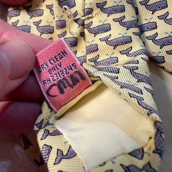 VINEYARD VINES Classic Whale Blue on Yellow Preppy Men's 100% Silk Neck Tie 57" - Picture 7 of 8